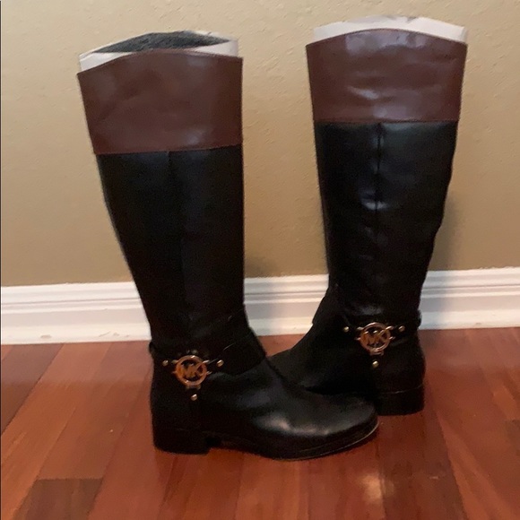 Michael Kors Fulton Harness boot in Black/Mocha - Picture 2 of 3